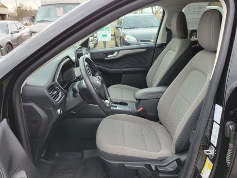 Used 2021 Ford Escape SE w/ Cold Weather Package AWD/4WD image 2