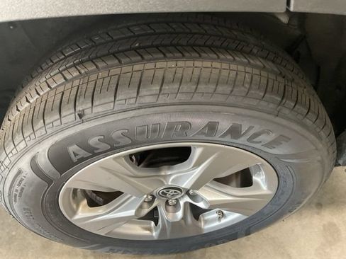Used 2023 Toyota RAV4 LE AWD/4WD image 8