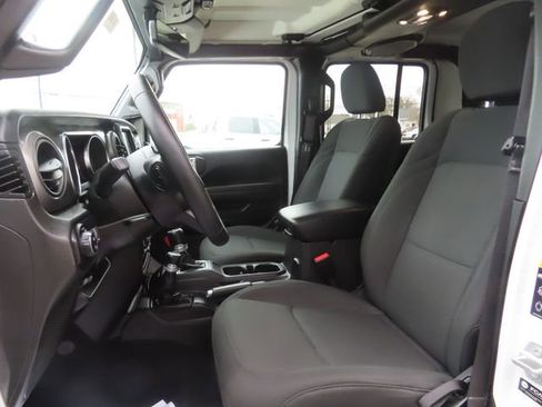 Used 2022 Jeep Gladiator Sport AWD/4WD image 20