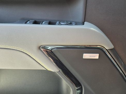 Used 2025 Chevrolet Silverado 2500 ZR2 w/ Technology Package image 12