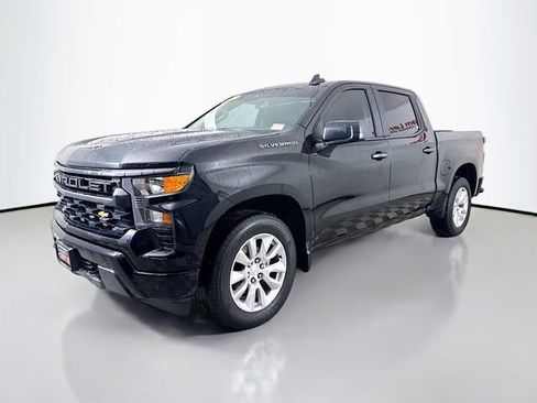 Used 2022 Chevrolet Silverado 1500 Custom image 4
