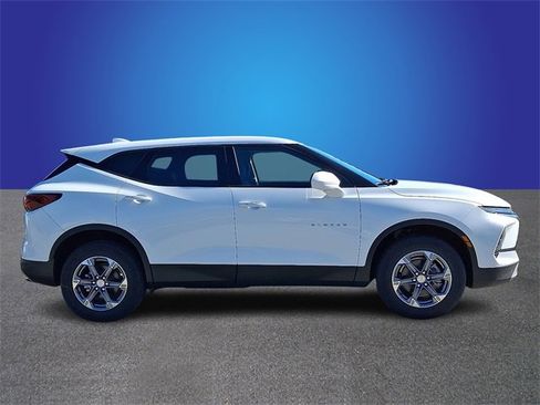 New 2026 Chevrolet Blazer LT image 3