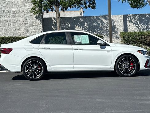 Used 2025 Volkswagen Jetta GLI Autobahn image 3