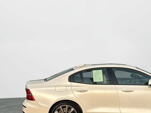 Used 2019 Volvo S60 T6 Momentum w/ Multimedia Package AWD/4WD image 30