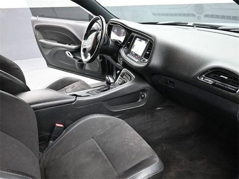 Used 2018 Dodge Challenger T/A image 17