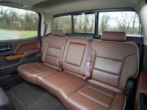 Used 2018 Chevrolet Silverado 1500 High Country image 33