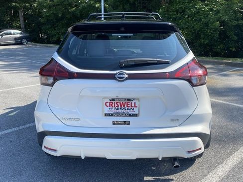 Used 2022 Nissan Kicks SR w/ Premium Package image 6