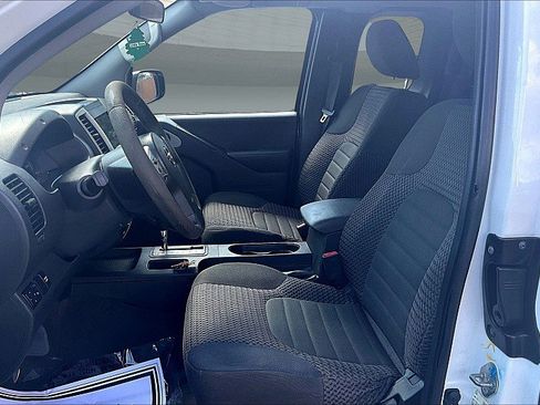 Used 2019 Nissan Frontier SV image 23