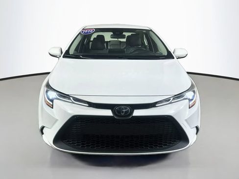 Used 2020 Toyota Corolla LE FWD image 3