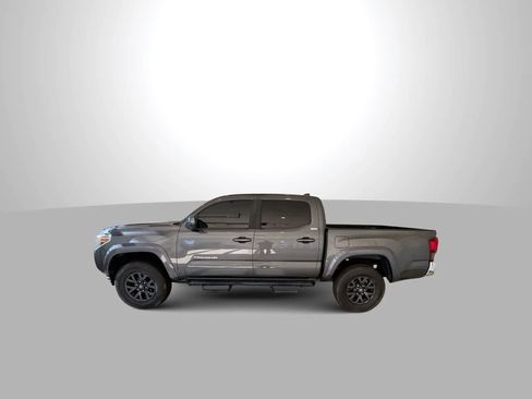 Used 2019 Toyota Tacoma SR5 AWD/4WD image 5