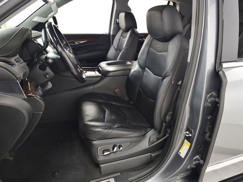 Used 2020 Cadillac Escalade Luxury image 15