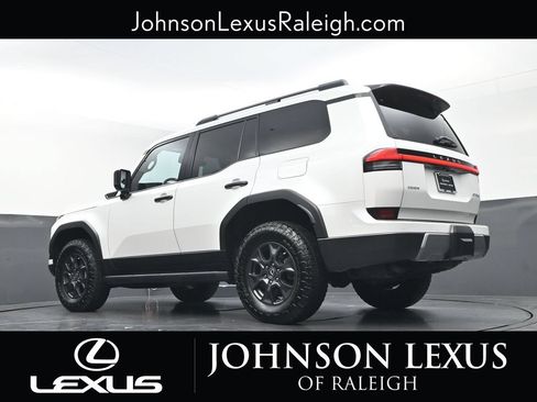Used 2024 Lexus GX 550 AWD/4WD image 17