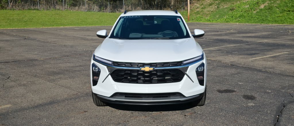 Used 2024 Chevrolet Trax LT w/ Driver Confidence Package FWD image 4