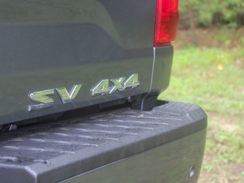 Used 2021 Nissan Titan SV w/ Accessory Utility Package image 11