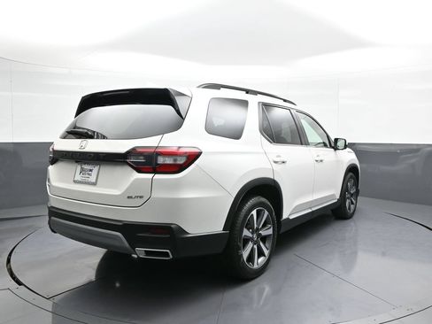 Certified 2025 Honda Pilot Elite image 6