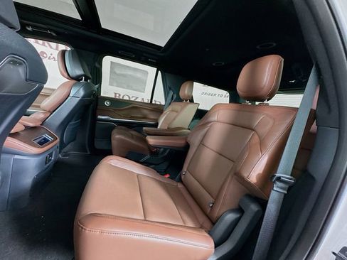 New 2026 Lincoln Navigator Reserve AWD/4WD image 27