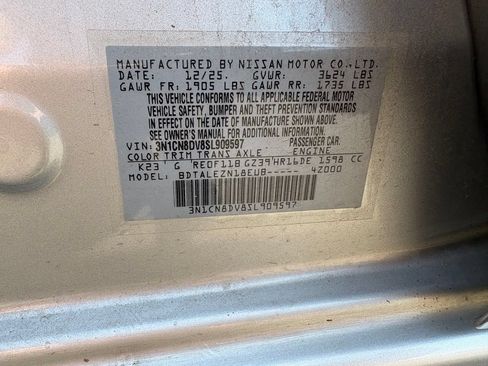 Used 2025 Nissan Versa S w/ Trunk Package FWD image 30