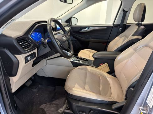 Used 2022 Ford Escape Titanium FWD image 12