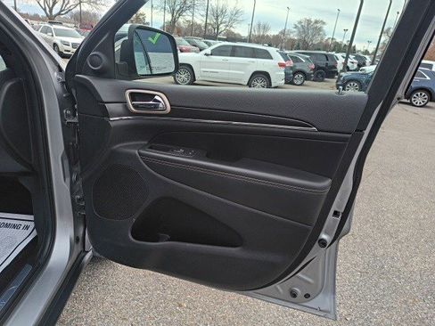 Used 2014 Jeep Grand Cherokee Limited image 17