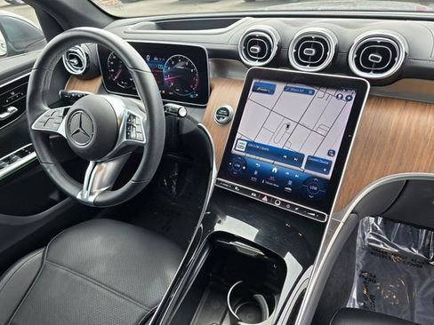 Used 2023 Mercedes-Benz GLC 300 4MATIC image 11