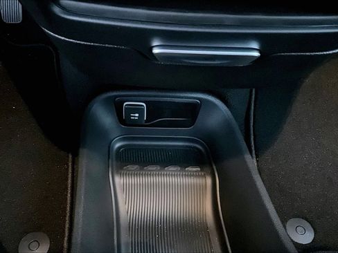 New 2026 Chrysler Voyager LX image 21