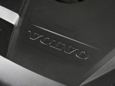 Certified 2023 Volvo XC60 T8 Plus AWD/4WD image 25