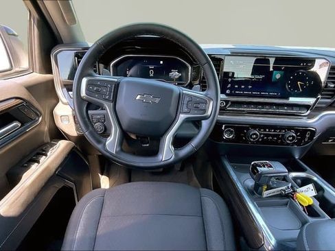 Used 2023 Chevrolet Silverado 1500 RST AWD/4WD image 8