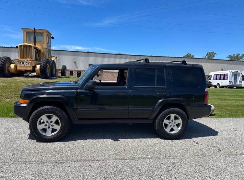 Used 2008 Jeep Commander Sport AWD/4WD image 2