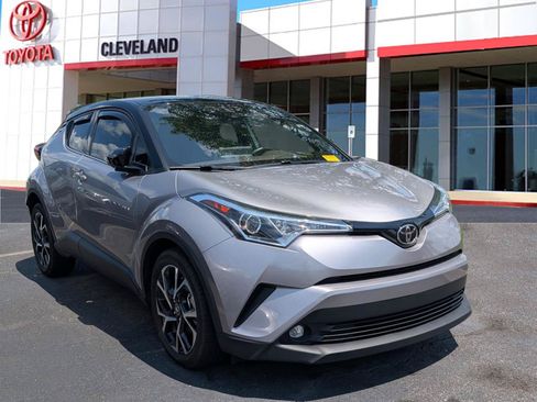 Used 2019 Toyota C-HR Limited FWD image 2