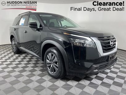 Used 2024 Nissan Pathfinder SV