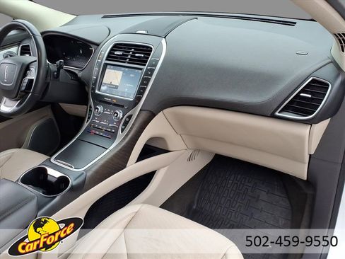 Used 2020 Lincoln Nautilus Reserve w/ Equipment Group 202A image 12