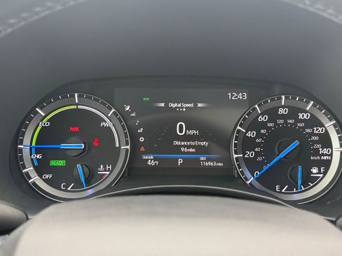 Used 2021 Toyota Highlander XLE image 14