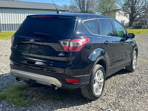 Used 2017 Ford Escape SE image 5