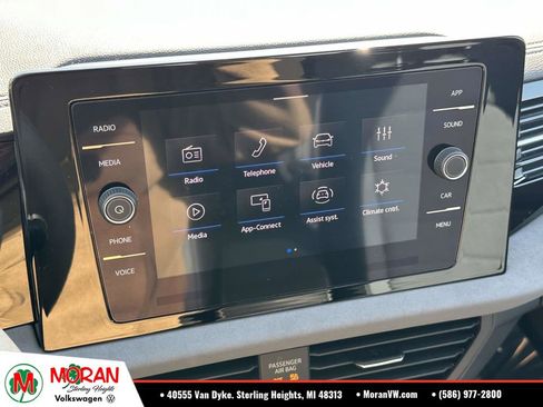 Certified 2025 Volkswagen Jetta SE w/ Sunroof Package FWD image 26