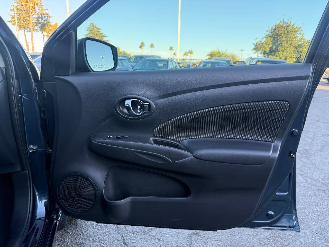 Used 2017 Nissan Versa SV w/ SV Special Edition Package FWD image 13
