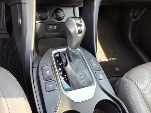 Used 2018 Hyundai Santa Fe Limited FWD image 15