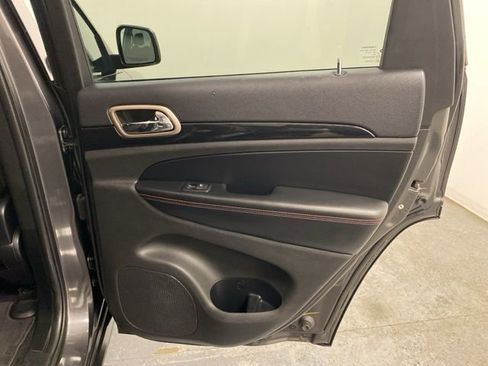Used 2016 Jeep Grand Cherokee Laredo 75th Anniversary image 25