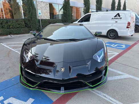 Used 2021 Lamborghini Aventador SVJ image 2