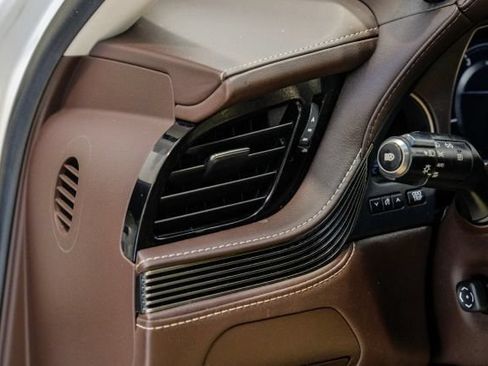 Used 2018 Lexus LS 500 w/ Accessory Package (Z1) RWD image 37
