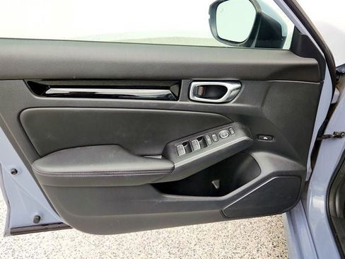 Used 2022 Honda Civic Touring image 11