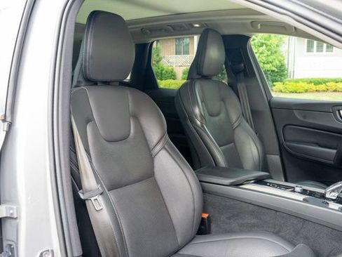 Used 2024 Volvo XC60 B5 Plus w/ Protection Package Premier AWD/4WD image 46