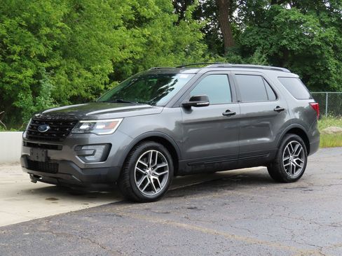 Used 2017 Ford Explorer Sport w/ Equipment Group 401A AWD/4WD image 9