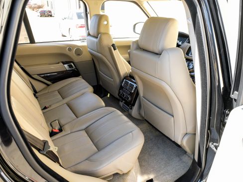 Used 2017 Land Rover Range Rover HSE image 34