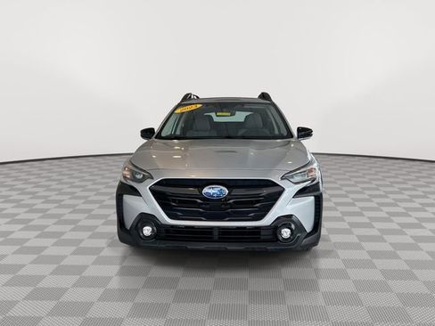 Used 2023 Subaru Outback Premium image 4