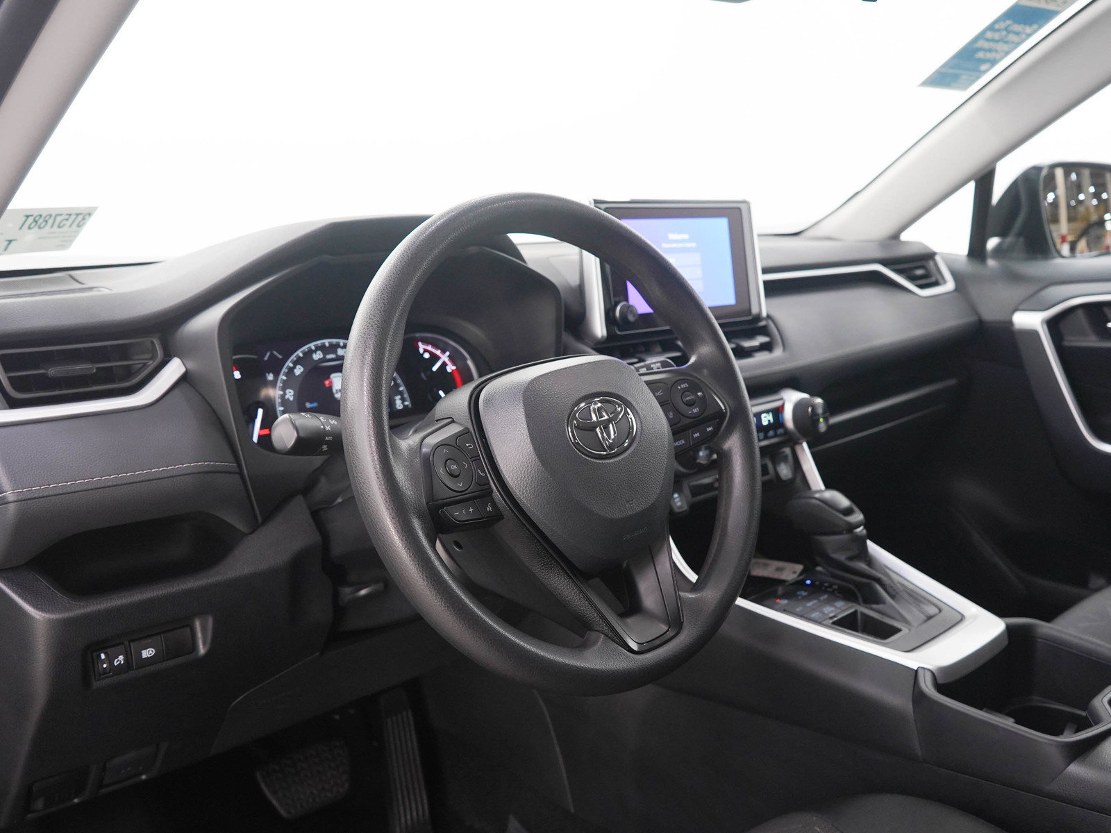 Used 2024 Toyota RAV4 XLE AWD/4WD image 24