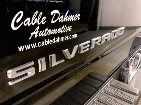 Used 2023 Chevrolet Silverado 1500 LT AWD/4WD image 8