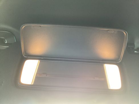 Used 2021 GMC Yukon XL Denali w/ Denali Premium Package image 37