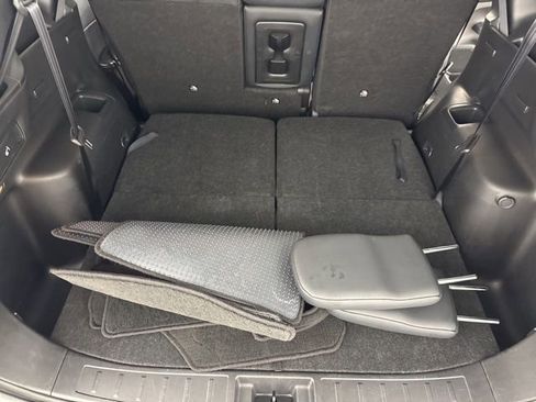 Used 2024 Mitsubishi Outlander SE image 32