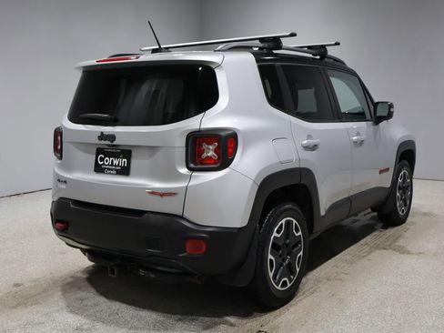 Used 2015 Jeep Renegade Trailhawk image 2