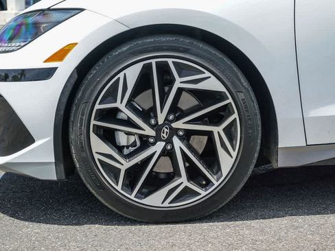Used 2023 Hyundai Ioniq 6 SEL RWD image 10